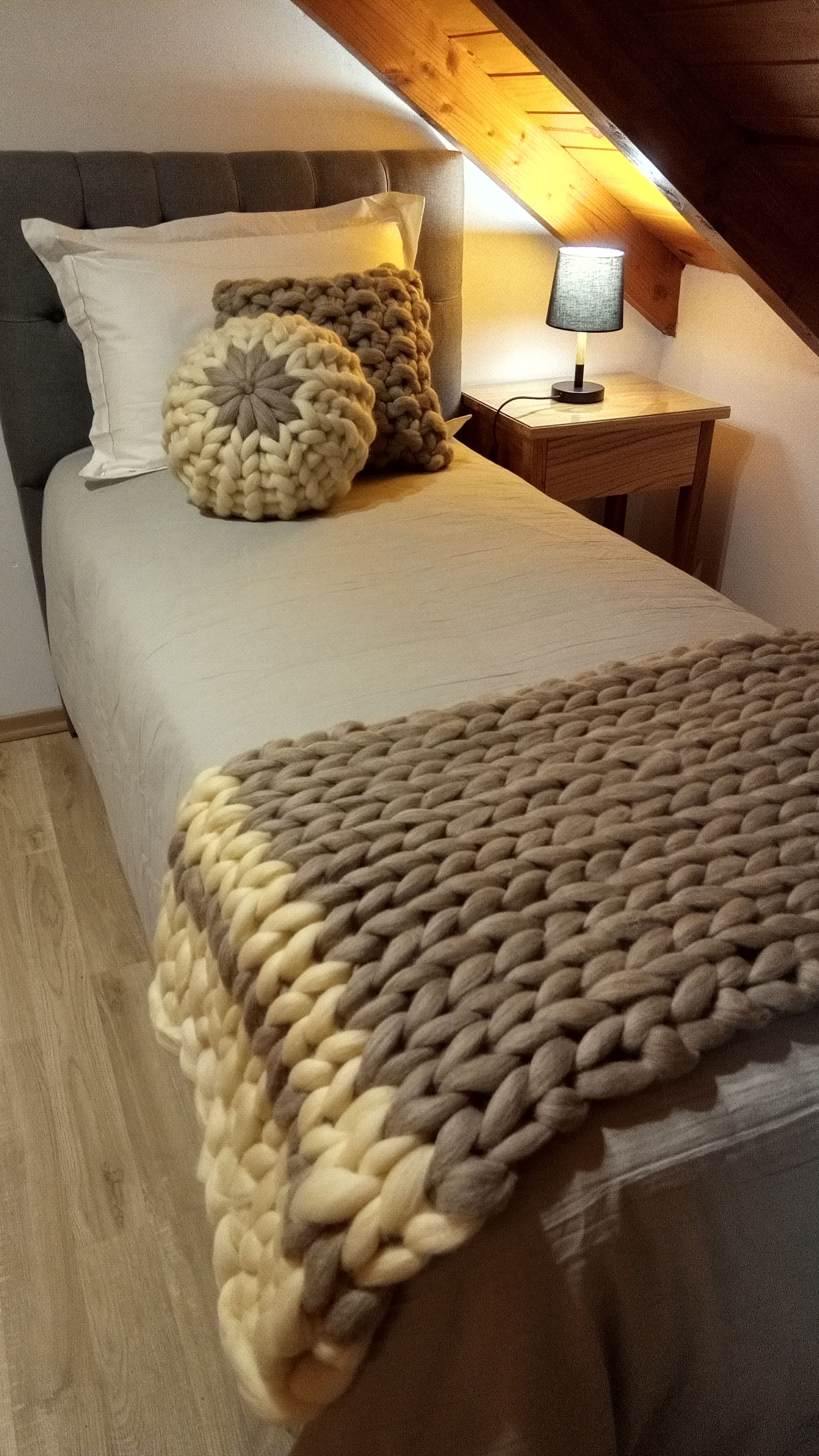 Pie de cama 1 plaza lana 100% pura de oveja medidas 0,60x1,20mt